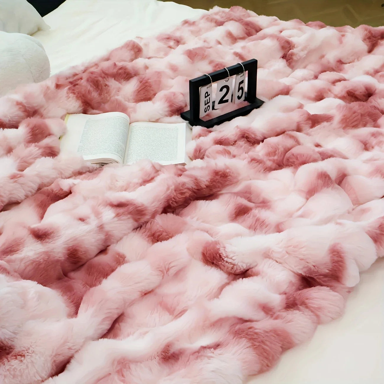 1 PC Faux Rabbit Fur ,Luxury Soft, Warm Bubble Blanket Cozy Throw,6lbs