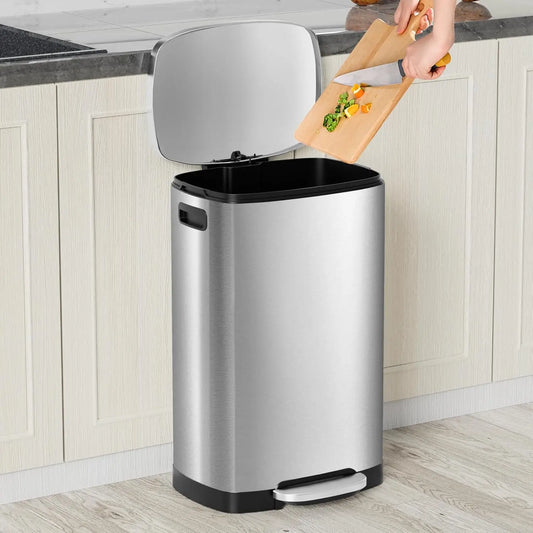 13 Gallon Trash Can with Lid